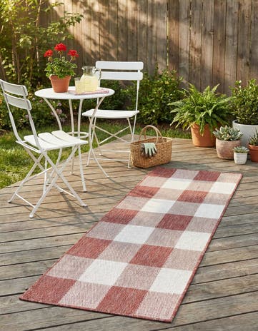 2' x 5' 3 Easy-Clean Checkered Indoor / Outdoor Runner Rug