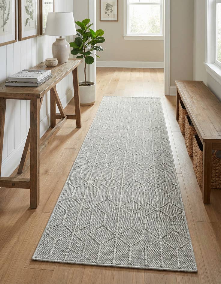 Detail image of 2' 7 x 12' Easy-Clean Trellis Indoor / Outdoor Runner Rug