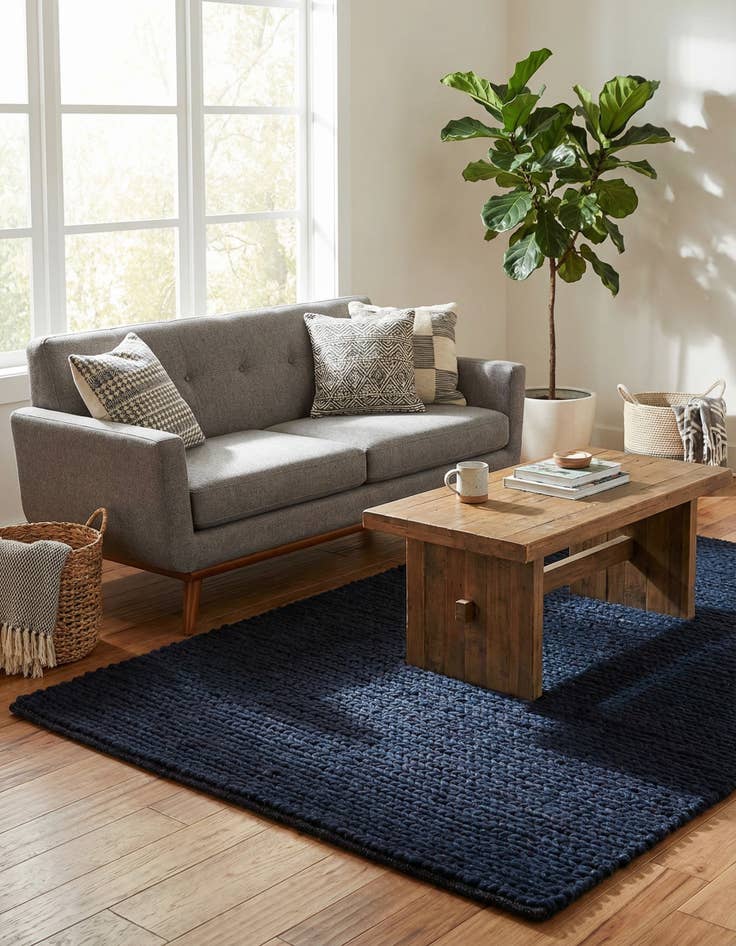 Detail image of 4' 1 x 6' 1  Hand Woven Lana New Zealand Wool Rug