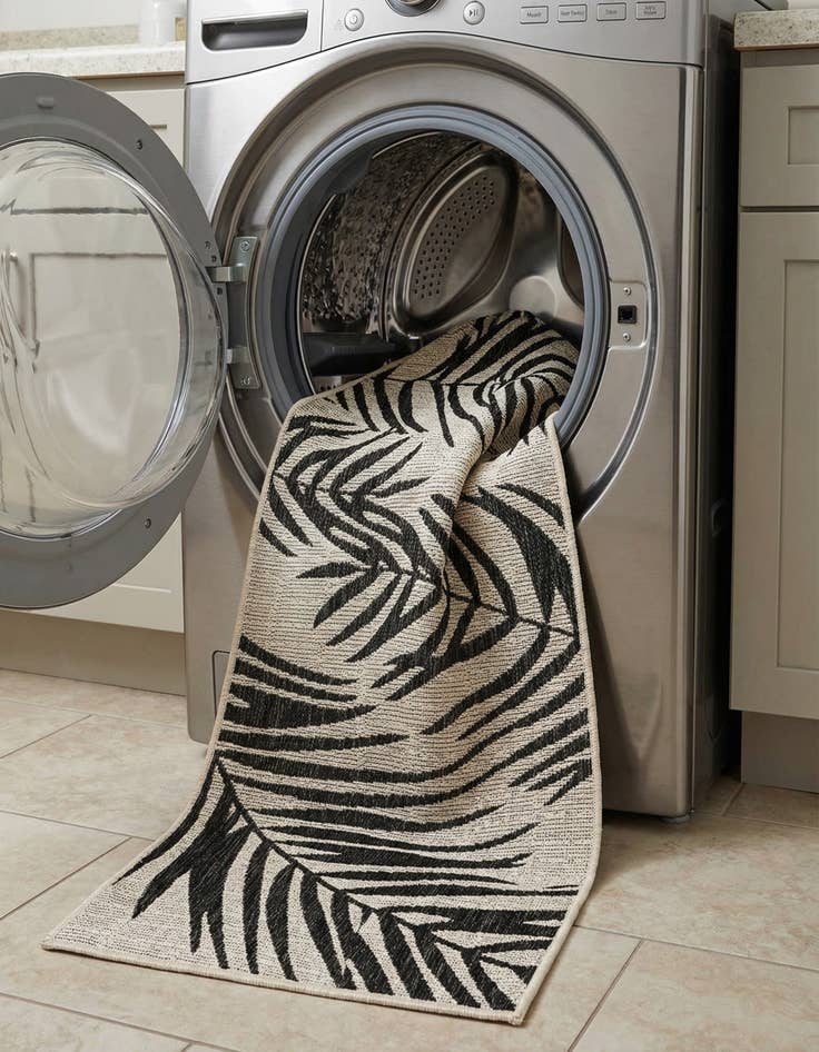 Detail image of 2' x 6'  Washable Botanical Indoor / Outdoor Runner Rug