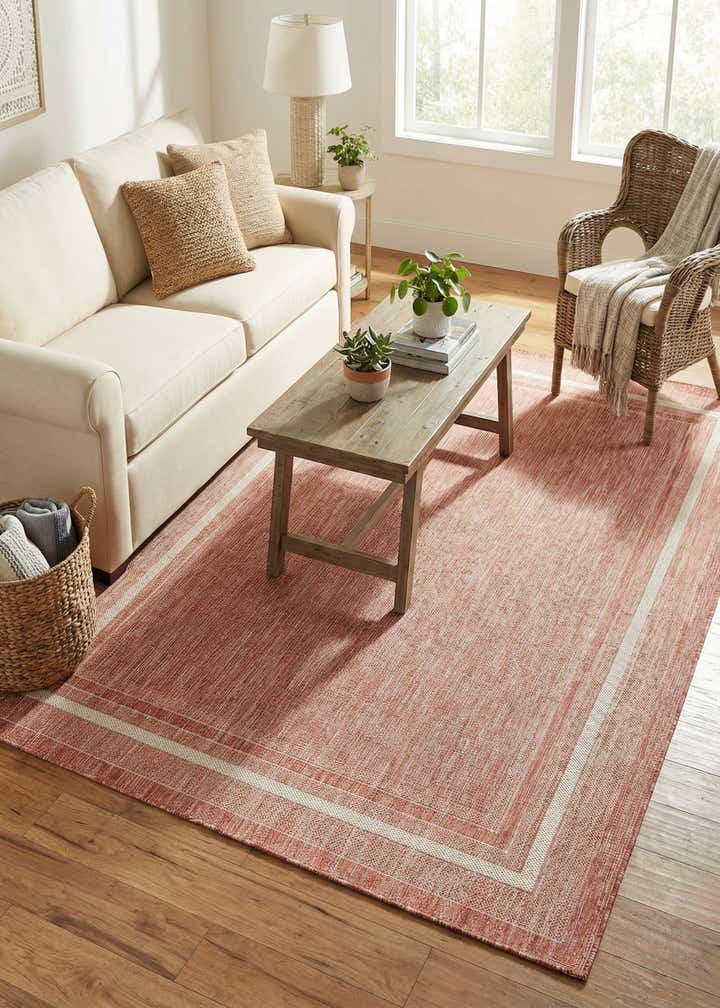 6' x 9' Easy-Clean Border Indoor / Outdoor Rug