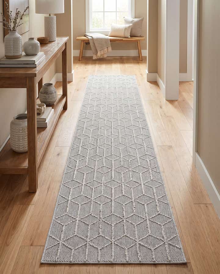 2' 7 x 12' Easy-Clean Trellis Indoor / Outdoor Runner Rug