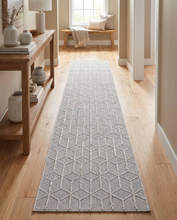 Detail image of 2' 7 x 12' Easy-Clean Trellis Indoor / Outdoor Runner Rug