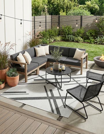 Black and White Easy-Clean Modern Indoor / Outdoor Rug