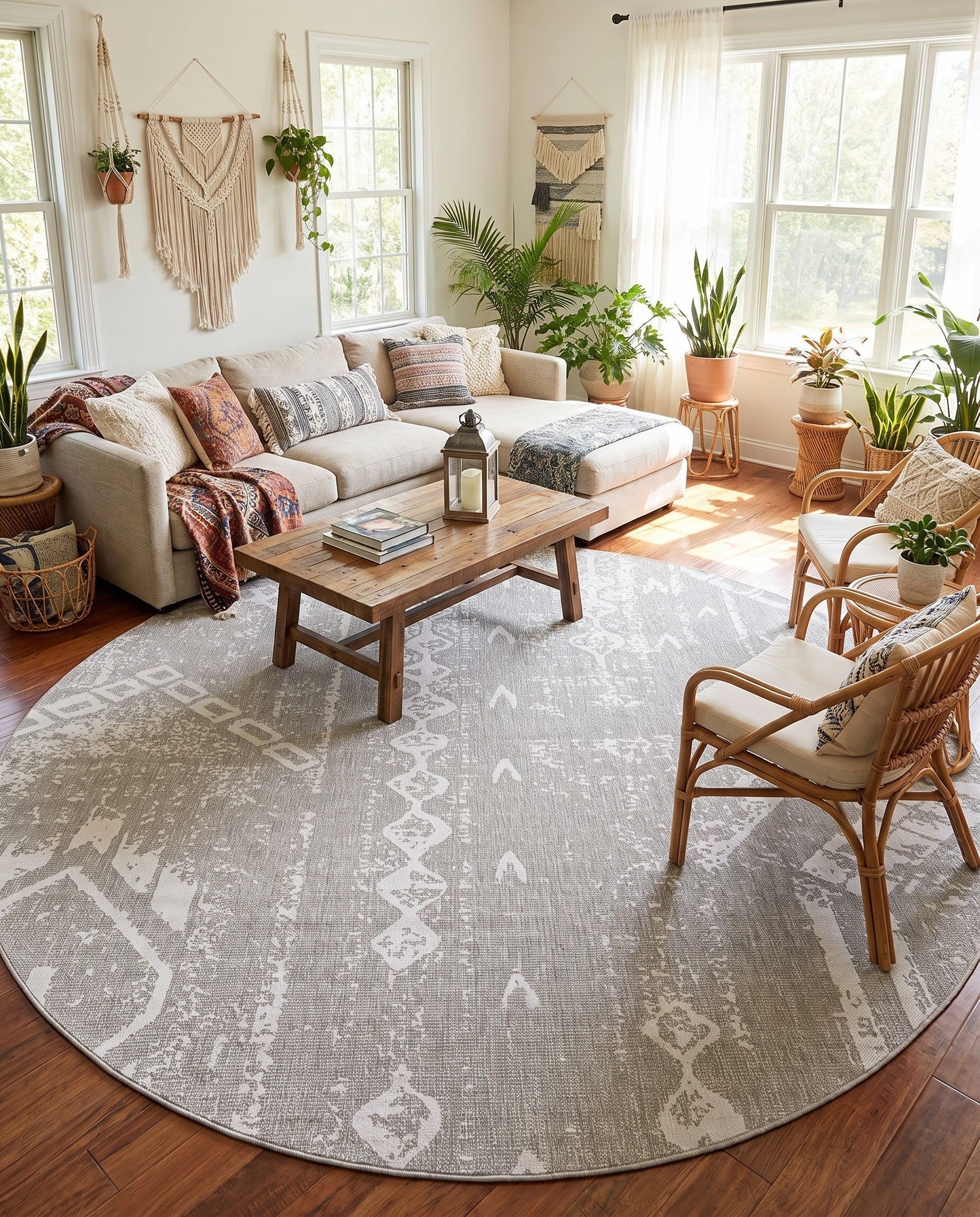 10' 8 x 10' 8 Easy-Clean Bohemian Indoor / Outdoor Round Rug