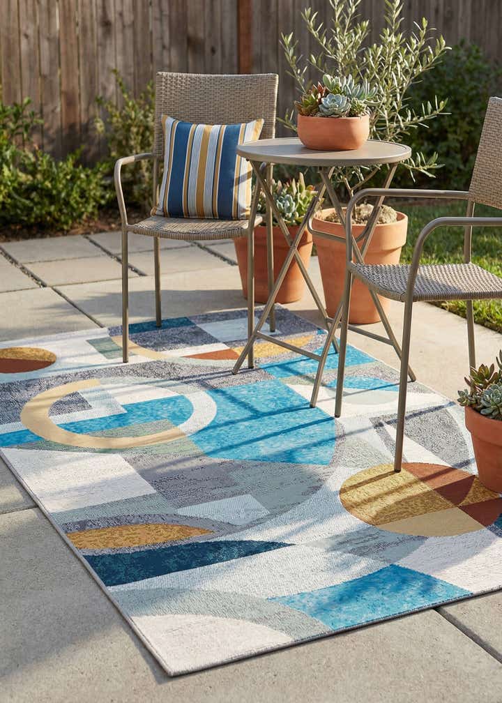 4' 1 x 6' 1 Easy-Clean Modern Indoor / Outdoor Rug