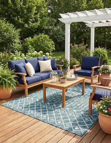 7' x 10' Easy-Clean Lattice Indoor / Outdoor Rug
