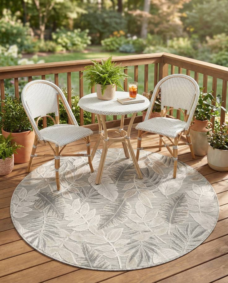 Detail image of 4' 5 x 4' 5 Easy-Clean Botanical Indoor / Outdoor Round Rug