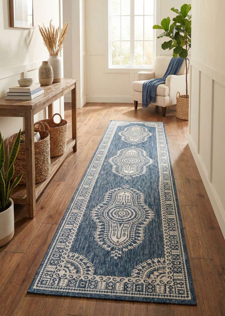 2' 7 x 12' Easy-Clean Traditional Indoor / Outdoor Runner Rug