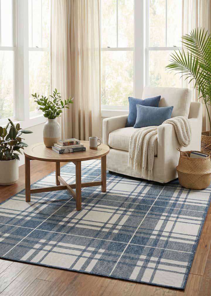 6' x 9' Easy-Clean Checkered Indoor / Outdoor Rug