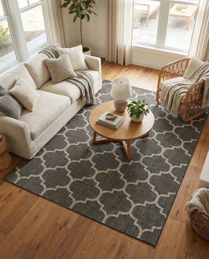 5' 3 x 8' Easy-Clean Lattice Indoor / Outdoor Rug