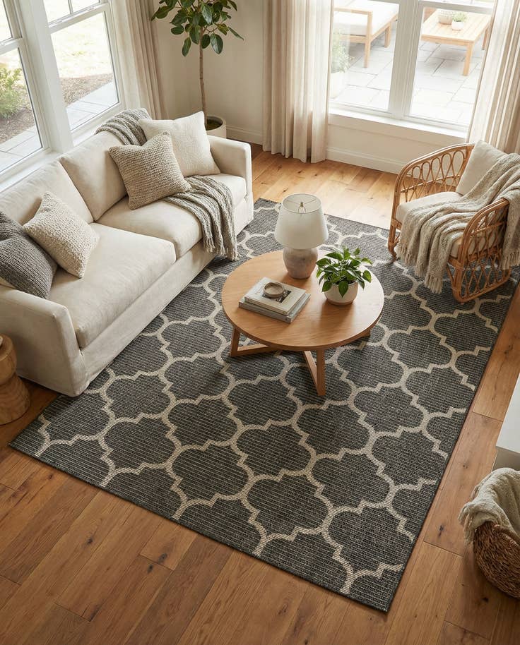 Detail image of 5' 3 x 8' Easy-Clean Lattice Indoor / Outdoor Rug