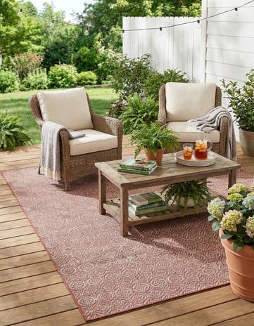 7' 10 x 11' Easy-Clean Lattice Indoor / Outdoor Rug