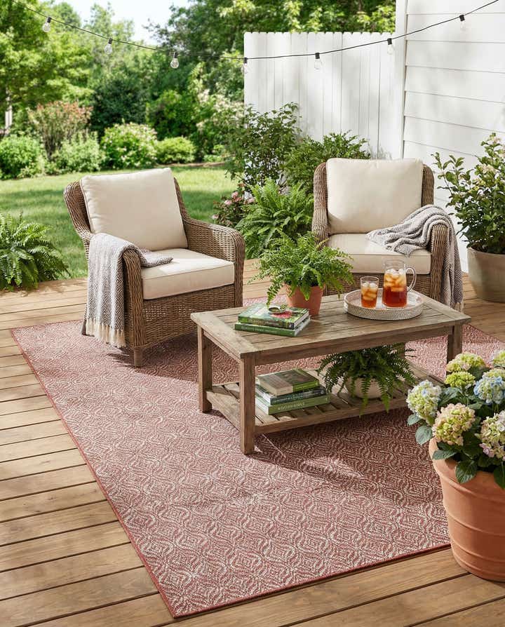 7' 10 x 11' Easy-Clean Trellis Indoor / Outdoor Rug