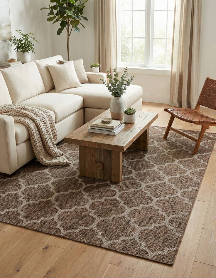 Detail image of 7' x 10' Easy-Clean Trellis Indoor / Outdoor Rug