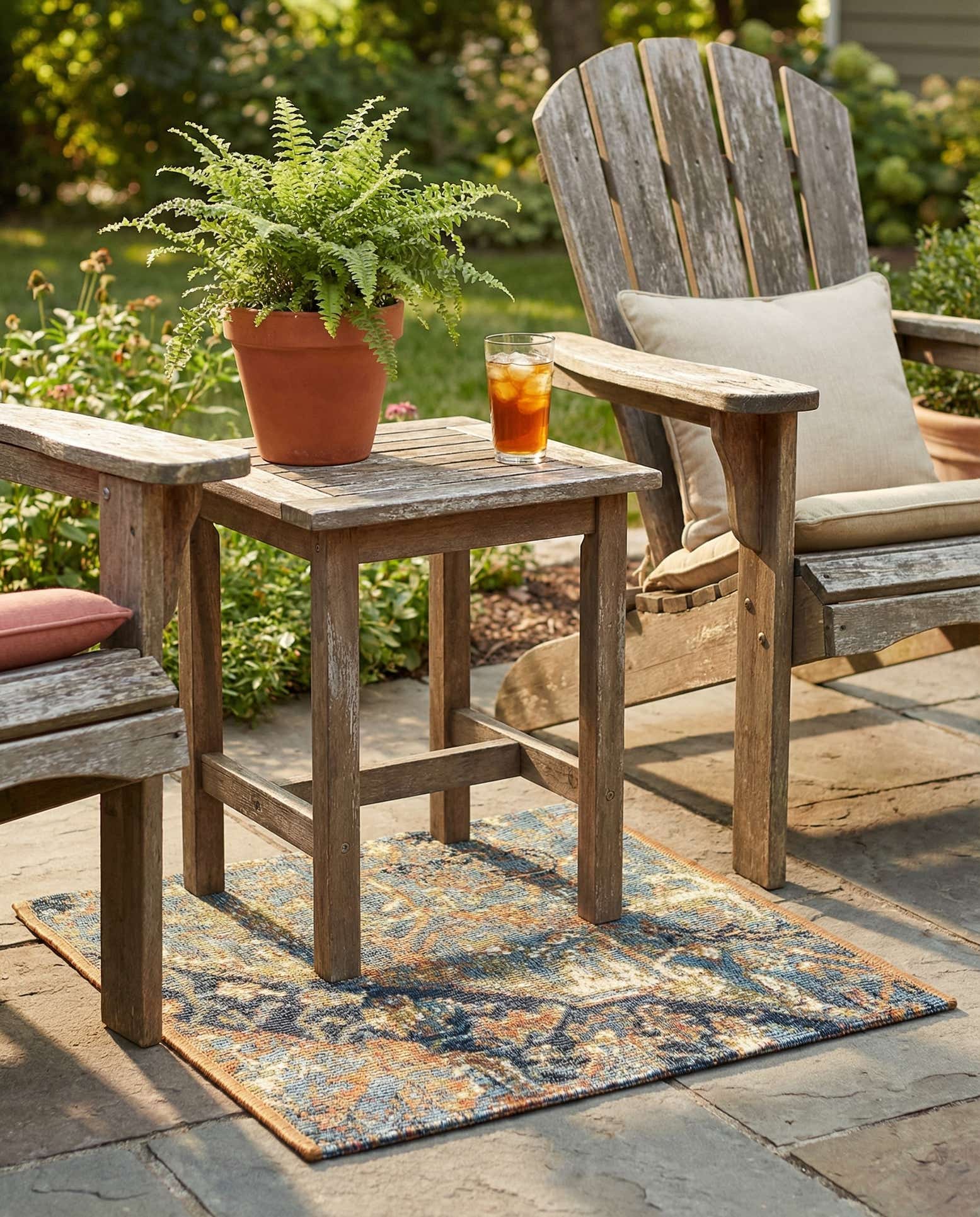 1' 4 x 1' 4 Easy-Clean Traditional Indoor / Outdoor Sample Rug
