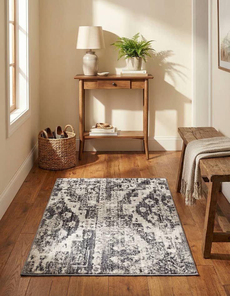 Detail image of 2' 2 x 3' Madrid Rug