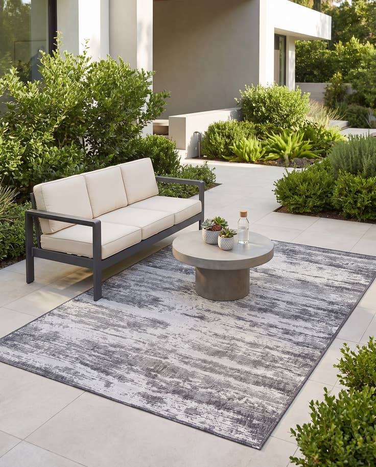 Detail image of 5' 3 x 8' Easy-Clean Modern Indoor / Outdoor Rug