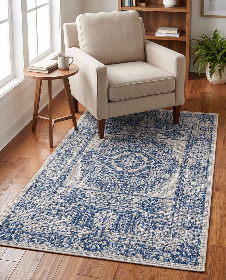 3' x 5' 3 Easy-Clean Traditional Indoor / Outdoor Rug