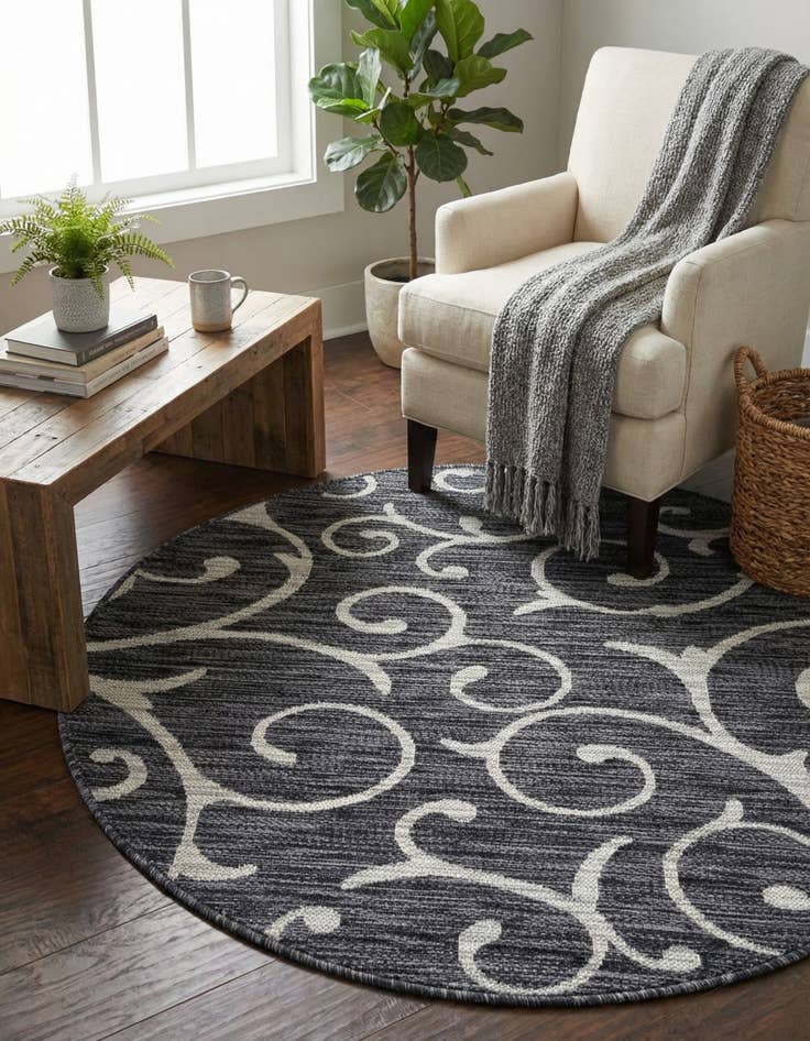 Detail image of 4' x 4'  Washable Botanical Indoor / Outdoor Round Rug