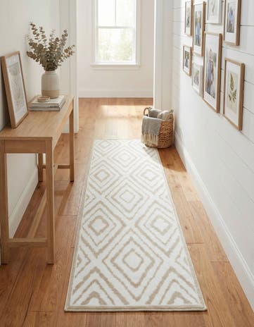 2' x 6' Hermitage Runner Rug