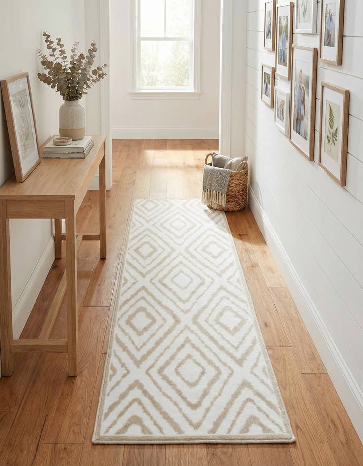 Detail image of 2' x 6' Hermitage Runner Rug