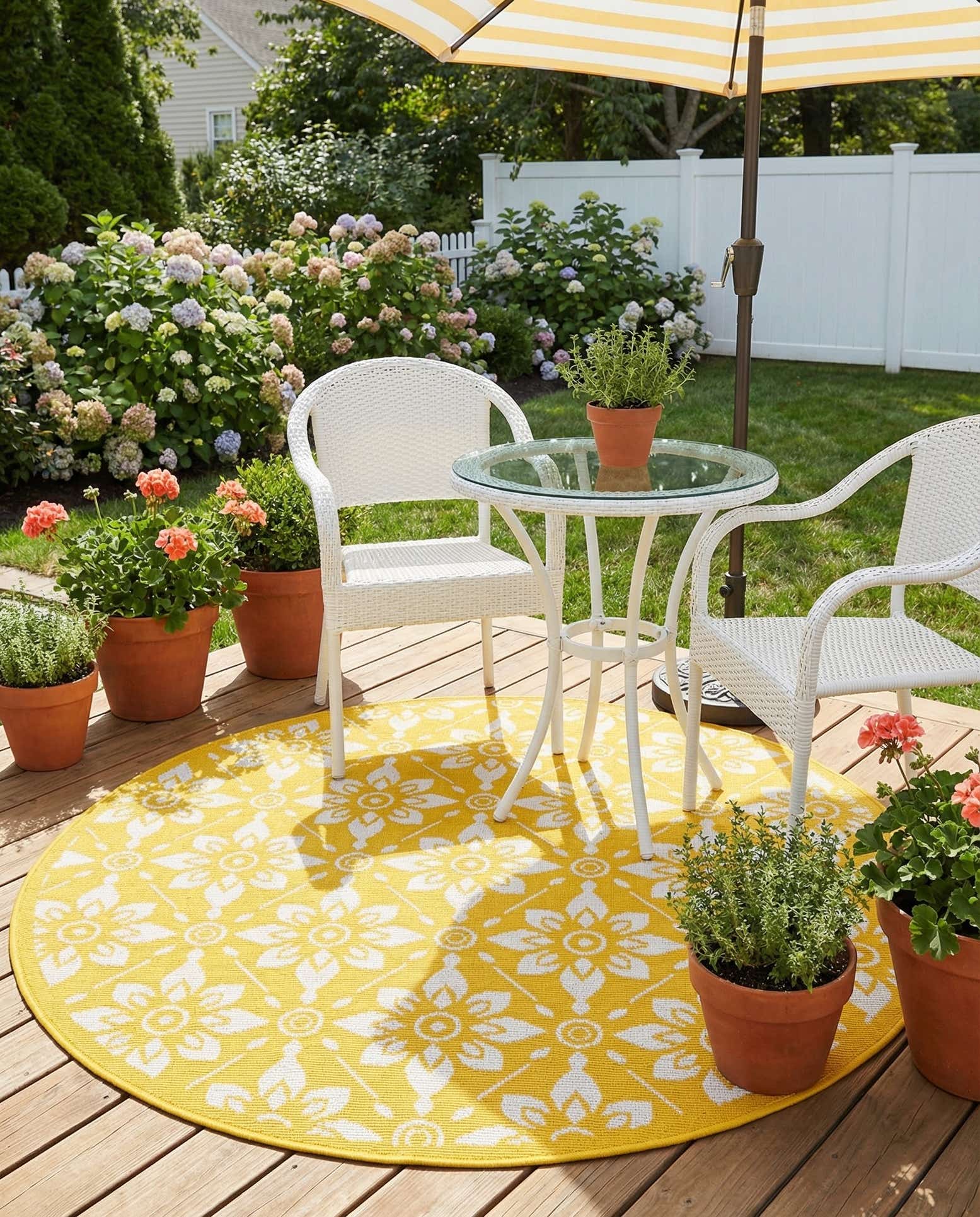4' x 4' Easy-Clean Trellis Indoor / Outdoor Round Rug