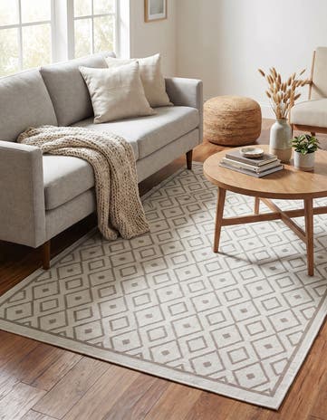 Ivory Easy-Clean Lattice Indoor / Outdoor Rug