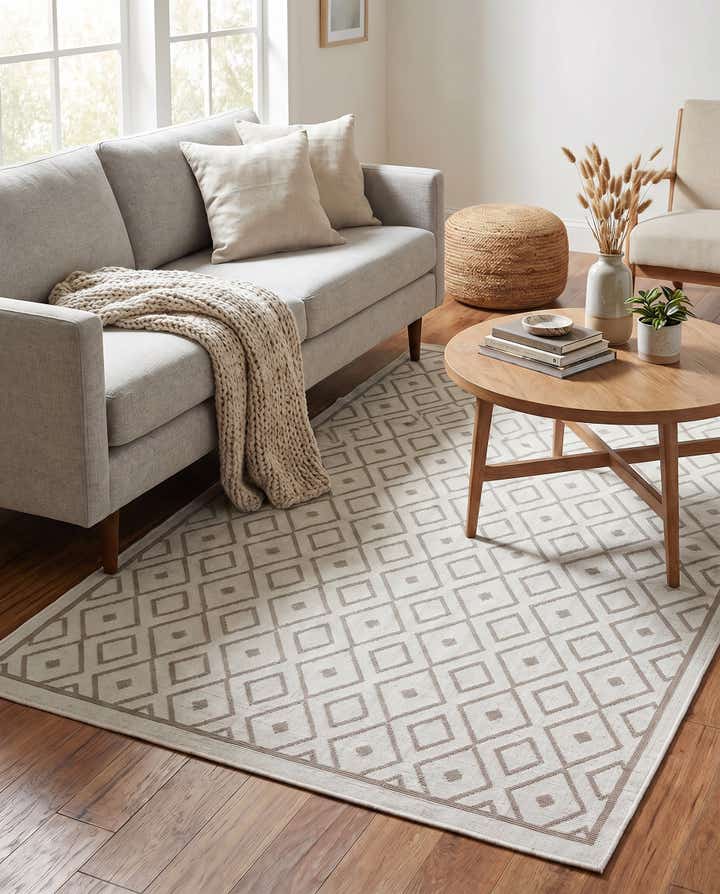 5' 3 x 8' Easy-Clean Trellis Indoor / Outdoor Rug