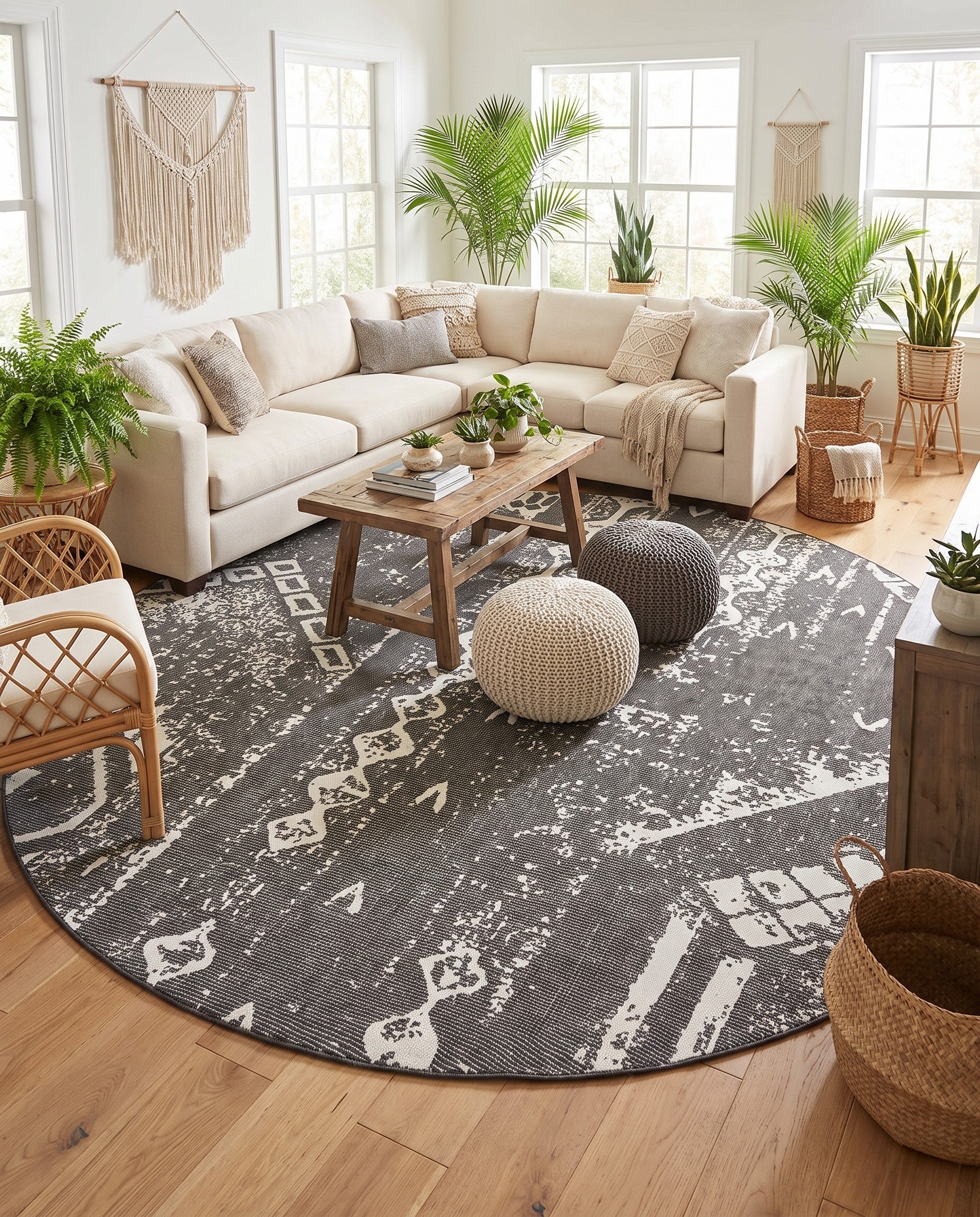 10' 8 x 10' 8 Easy-Clean Bohemian Indoor / Outdoor Round Rug