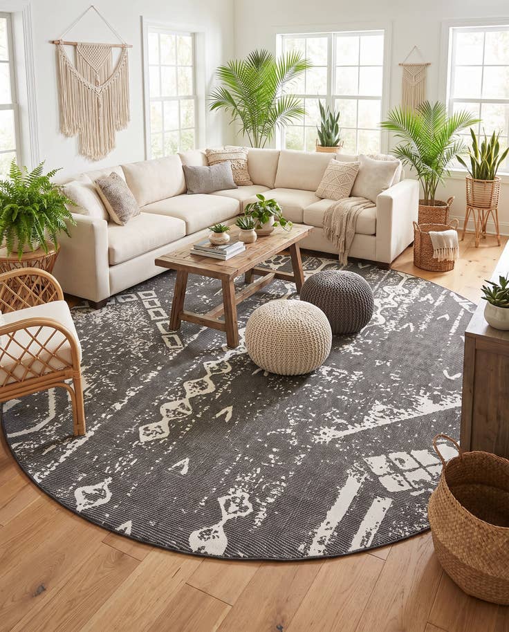 Detail image of 10' 8 x 10' 8 Easy-Clean Bohemian Indoor / Outdoor Round Rug