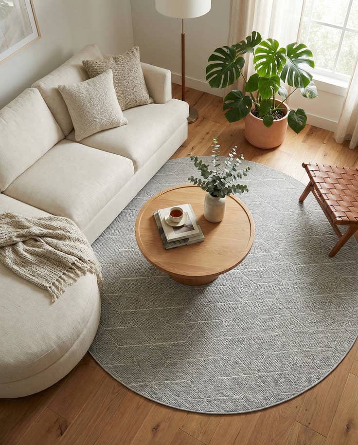 Detail image of 7' 10 x 7' 10 Easy-Clean Lattice Indoor / Outdoor Round Rug