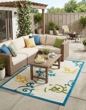 7' x 10' Easy-Clean Botanical Indoor / Outdoor Rug