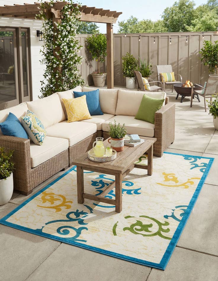 Detail image of 7' x 10'  Washable Botanical Indoor / Outdoor Rug