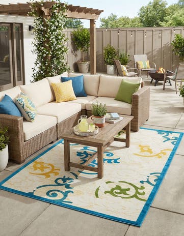 7' x 10' Easy-Clean Botanical Indoor / Outdoor Rug