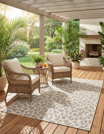 5' 3 x 8' Easy-Clean Safari Indoor / Outdoor Rug