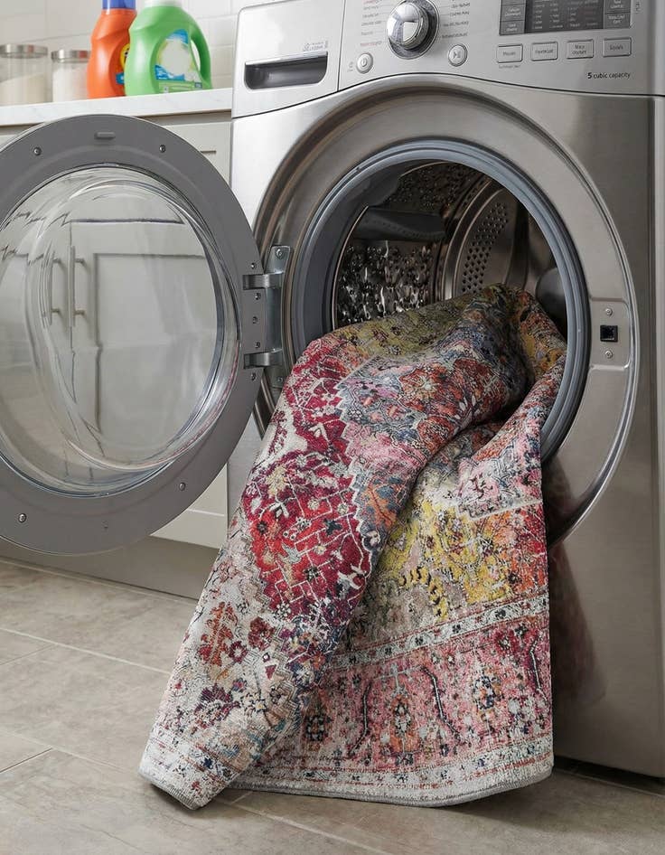 Detail image of 4' x 6'  Washable Yara Rug