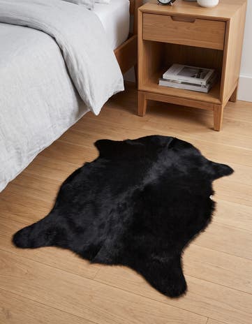 1' 8 x 2' 6 Cowhide Leather Rug