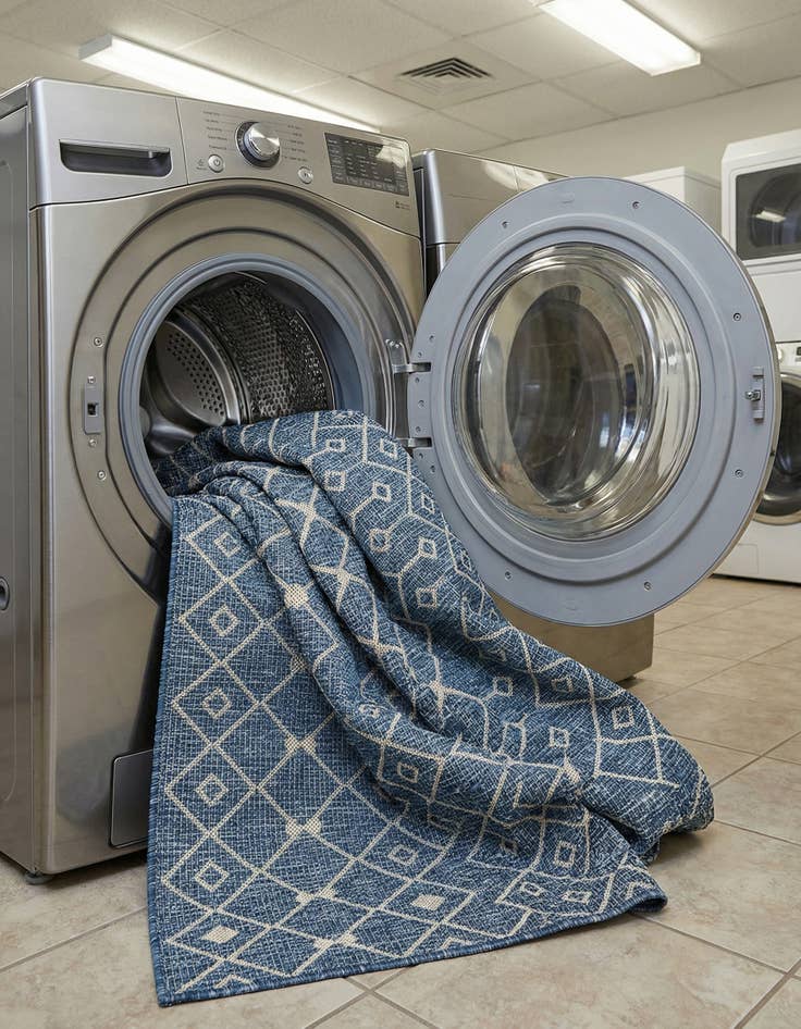 Detail image of 5' 3 x 7'  Washable Trellis Indoor / Outdoor Rug