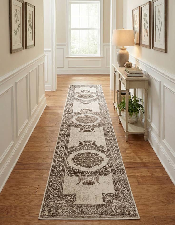 Detail image of 2' 6 x 13' Hermitage Runner Rug