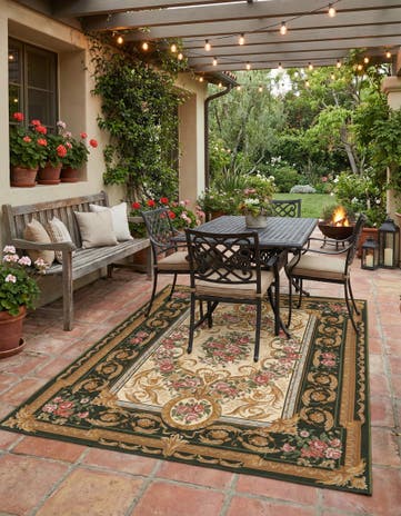 5' x 7' Easy-Clean Traditional Indoor / Outdoor Rug