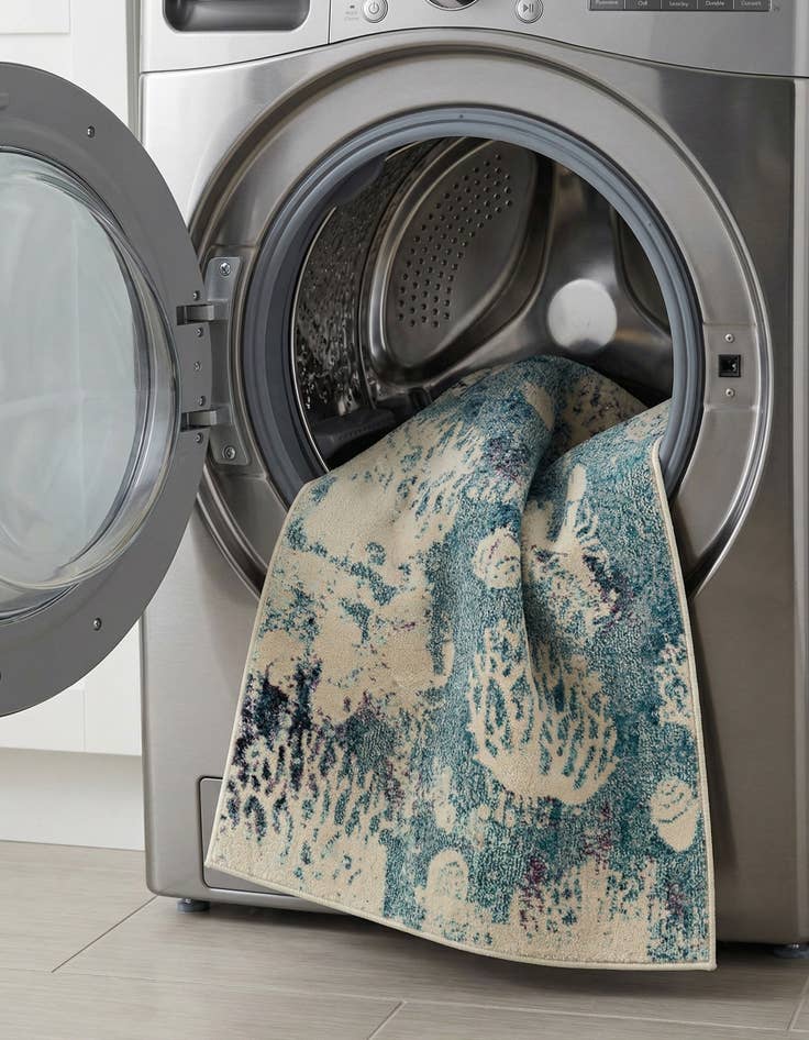 Detail image of 3' 3 x 5' 3  Washable Capri Rug