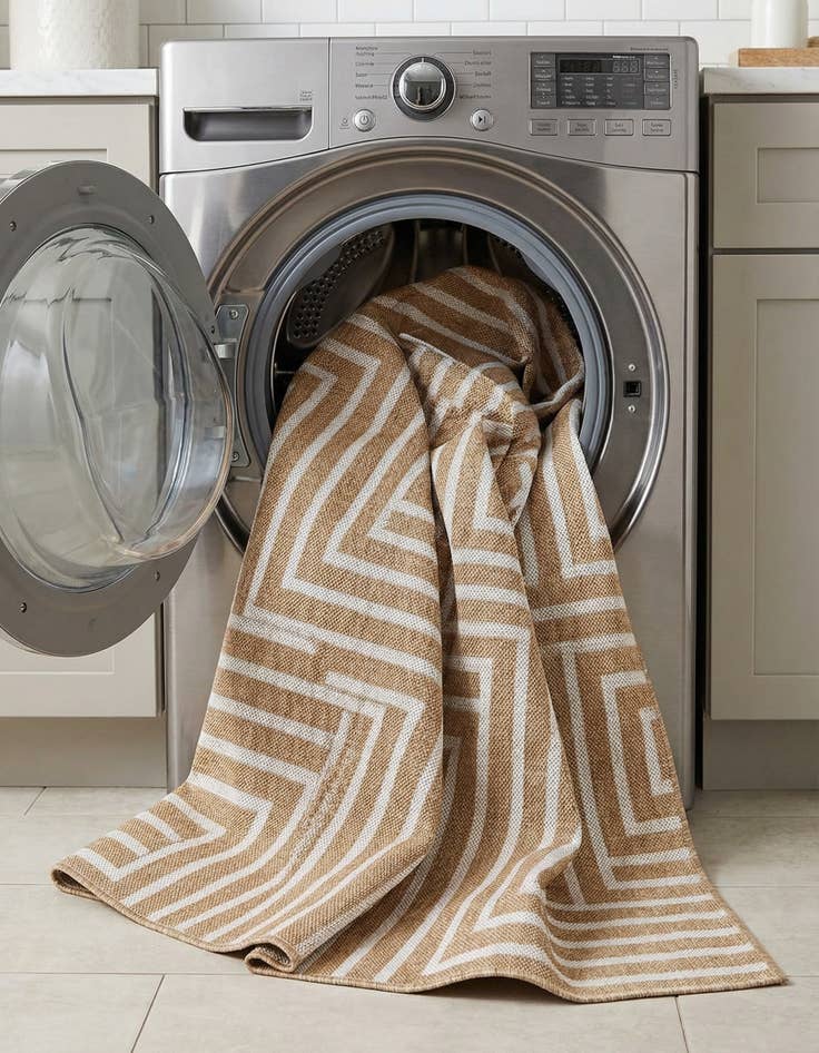 Detail image of  5' 3 x 8'  Washable Modern Indoor / Outdoor Rug