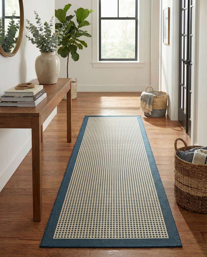 2' 7 x 10' Easy-Clean Border Indoor / Outdoor Runner Rug
