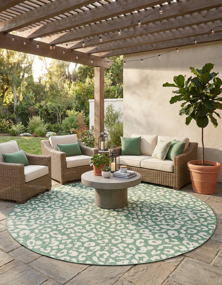 Detail image of 12' x 12'  Washable Safari Indoor / Outdoor Round Rug