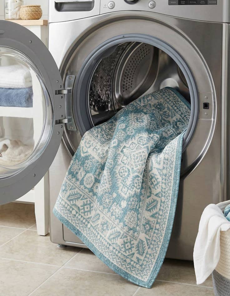 Detail image of 3' x 5' 3  Washable Aztec Indoor / Outdoor Rug