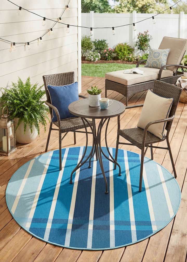 4' x 4' Easy-Clean Striped Indoor / Outdoor Round Rug