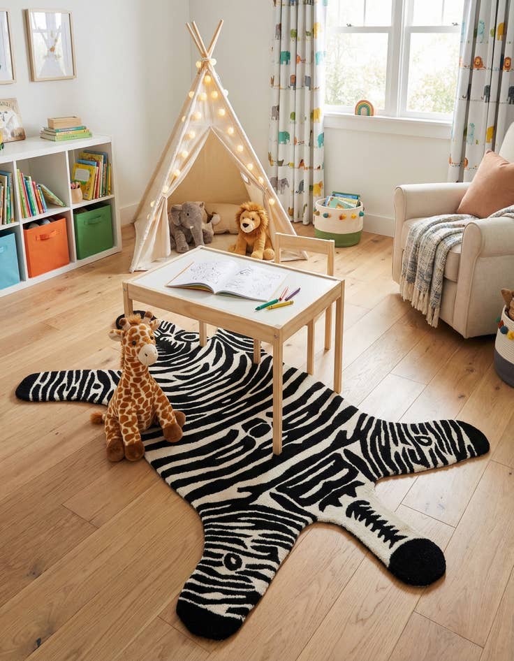 Detail image of 5' 1 x 8' Playtime Kids Wool Freeform Rug