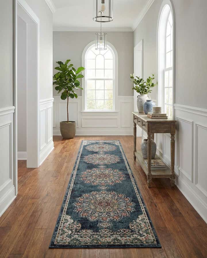 2' 7 x 13' Isabella Runner Rug