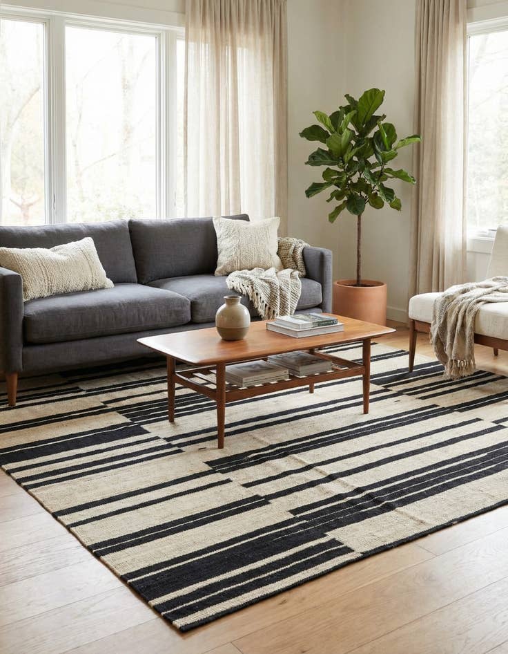 Detail image of 4' 4 x 5' 7  Hand Woven Kilim Modern Wool Rug